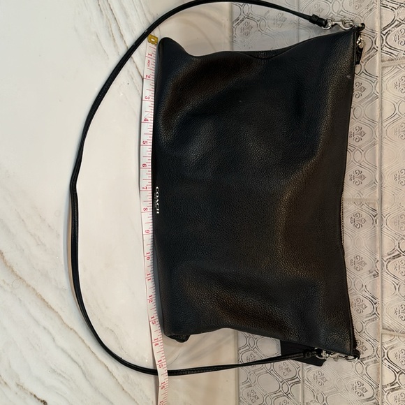 Coach 9 x 12 purse/laptop black soft pebbled leather - Picture 5 of 6